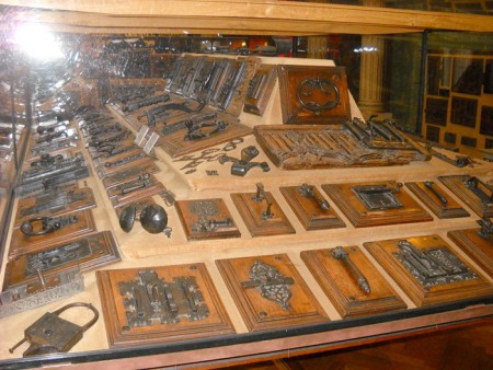 serrures dans le palais de Bénédictines 