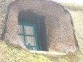 /album/galerie-de-photos-le-bourg-dun/fenetre-avec-chaume-entour-jpg1/